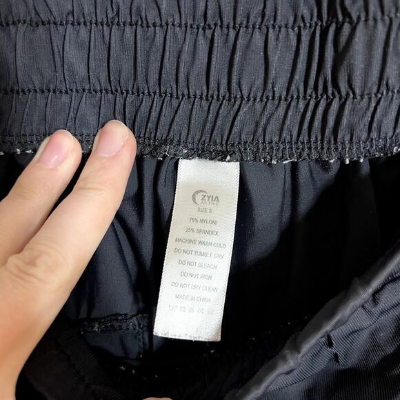 Zyia Black Joggers - Picture 5 of 6